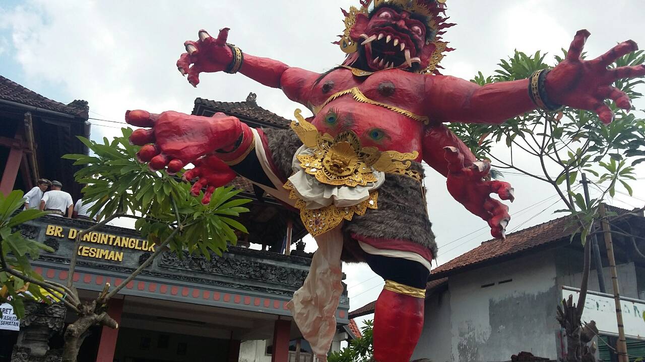 Pawai Ogoh-Ogoh Mengawali Hari Raya Nyepi di Bali