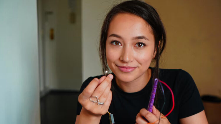 Ann Makosinski, pencipta berbagai mainan yang menggunakan sumber energi. (edition.cnn.com)