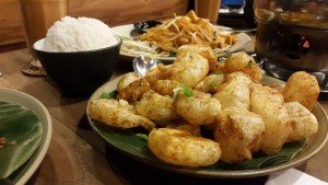 Nang Krob Pad Heng - Kerupuk Kulit Renyah dengan Saus Tom Yum