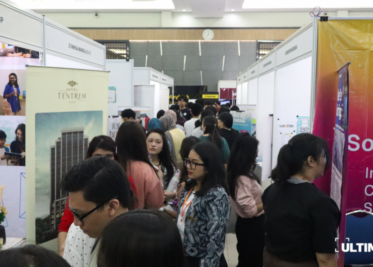 Suasana kegiatan Career Day Universitas Multimedia Nusantara (UMN) yang berlangsung pada Senin (12/05/26) di Function Hall, UMN. (ULTIMAGZ/Charlene Natalie)