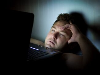 ilustrasi Revenge bedtime procrastination