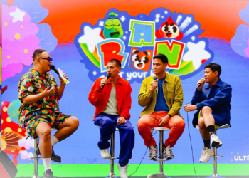 Reza Chandika berbincang dengan personil RAN (dari kiri ke kanan) Rayi, Asta, dan Nino mengenai rilisan album mini anak-anak bertema Ran For Your Kids di Urban Forest Cipete pada Selasa (23/07/24). (ULTIMAGZ/Kezia Essie Awuy)