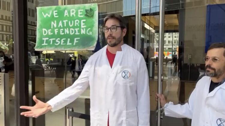 Hapus Surel: Langkah Kecil untuk Selamatkan Bumi dari Pemanasan Global (ULTIMAGZ)