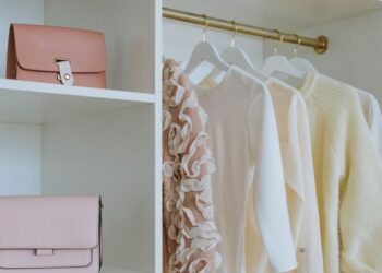 "Capsule Wardrobe", Pilihan Pakaian Sederhana dan Esensial