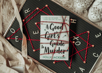 Sampul “A Good Girl’s Guide to Murder” karya Holly Jackson yang mengisahkan seorang remaja mencoba mengungkit kasus pembunuhan. (Foto: beffshuff.com)