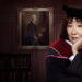 Ji-yoon (Sandra Oh) dalam poster serial Netflix, The Chair (Foto: netflix.com)