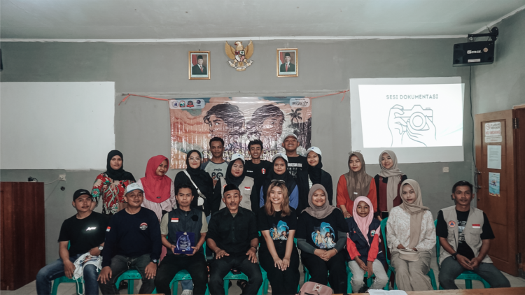 Sesi dokumentasi program “Nyegah Bala Laut” di Desa Situregen, Lebak Selatan. (Nyegah Bala Laut)