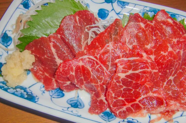 Foto hidangan daging kuda atau basashi. (maff.go.jp)