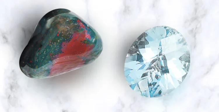 Batu Kelahiran Maret: Bloodstone dan Akuamarine. (Sumber: davidtishbi.com)