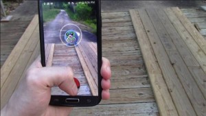 Tekan dan tahan Pokeball hingga lingkaran mengecil sebelum melempar (sumber: youtube.com)