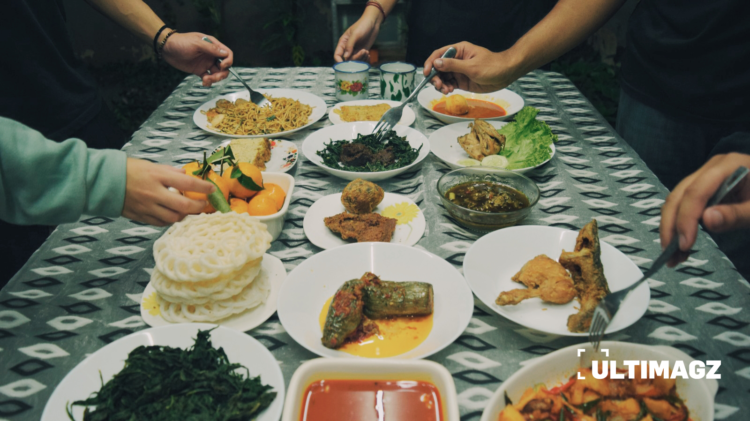 Ilustrasi penyajian makanan tata cara ala rijsttafel. (ULTIMAGZ/Bryant Alexander, Ryan Richardo)