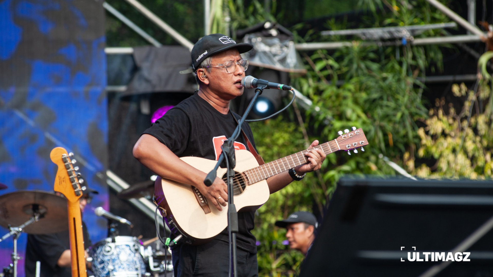 Penampilan Cholil Mahmud, vokalis Efek Rumah Kaca di Forest Stage Synchronize Fest 2026, Jakarta International Expo (JIExpo), Kemayoran, Jakarta Pusat, Jumat (16/10/2026). [foto id=”384″]