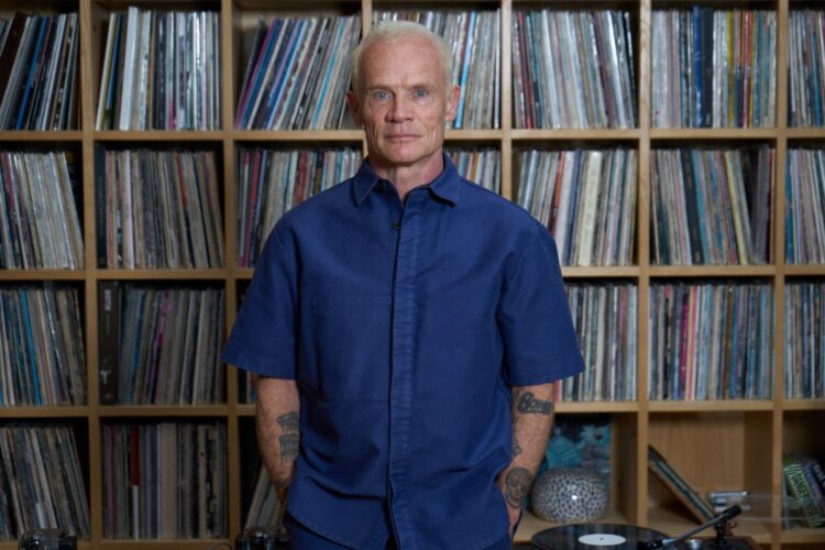 Flea dalam artikel dan wawancara dengan Rolling Stone (rollingstone.com)