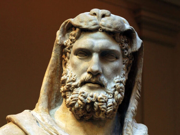 Patung marmer Heracles di Museum Seni Metropolitan, New York. (britannica.com)