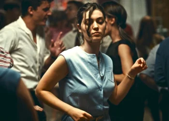 Anne (Anamaria Vartolomei ) dalam poster film "Happening" (2021). (imdb.com)