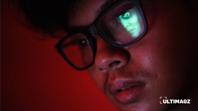 Ilustrasi penonton film horor Indonesia. (ULTIMAGZ/Gabri Perboire)