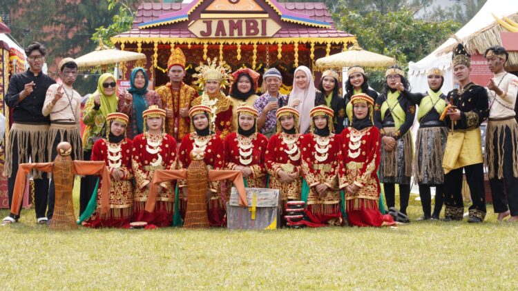 Festival Budaya Nusantara (FBN) XVII di Lapangan Panahan Gelora Pakansari pada Minggu (10/05/2026). (Sumber: FBN XVII)