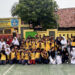 Pihak penyelenggara Kidztainia 3.0 bersama siswa SDN Cihuni III pada Rabu (22/11/23). (Kidztainia 3.0)