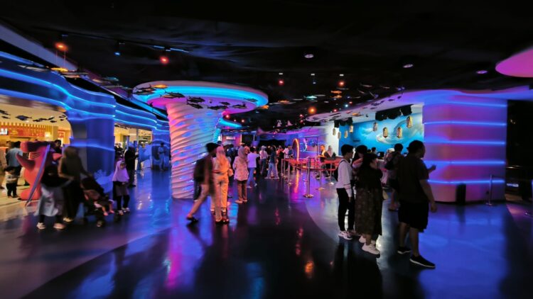 Kondisi lobi BXSea Bintaro Jaya pada hari kedua Lebaran, Selasa (01/04/25). (BXSea Oceanarium)