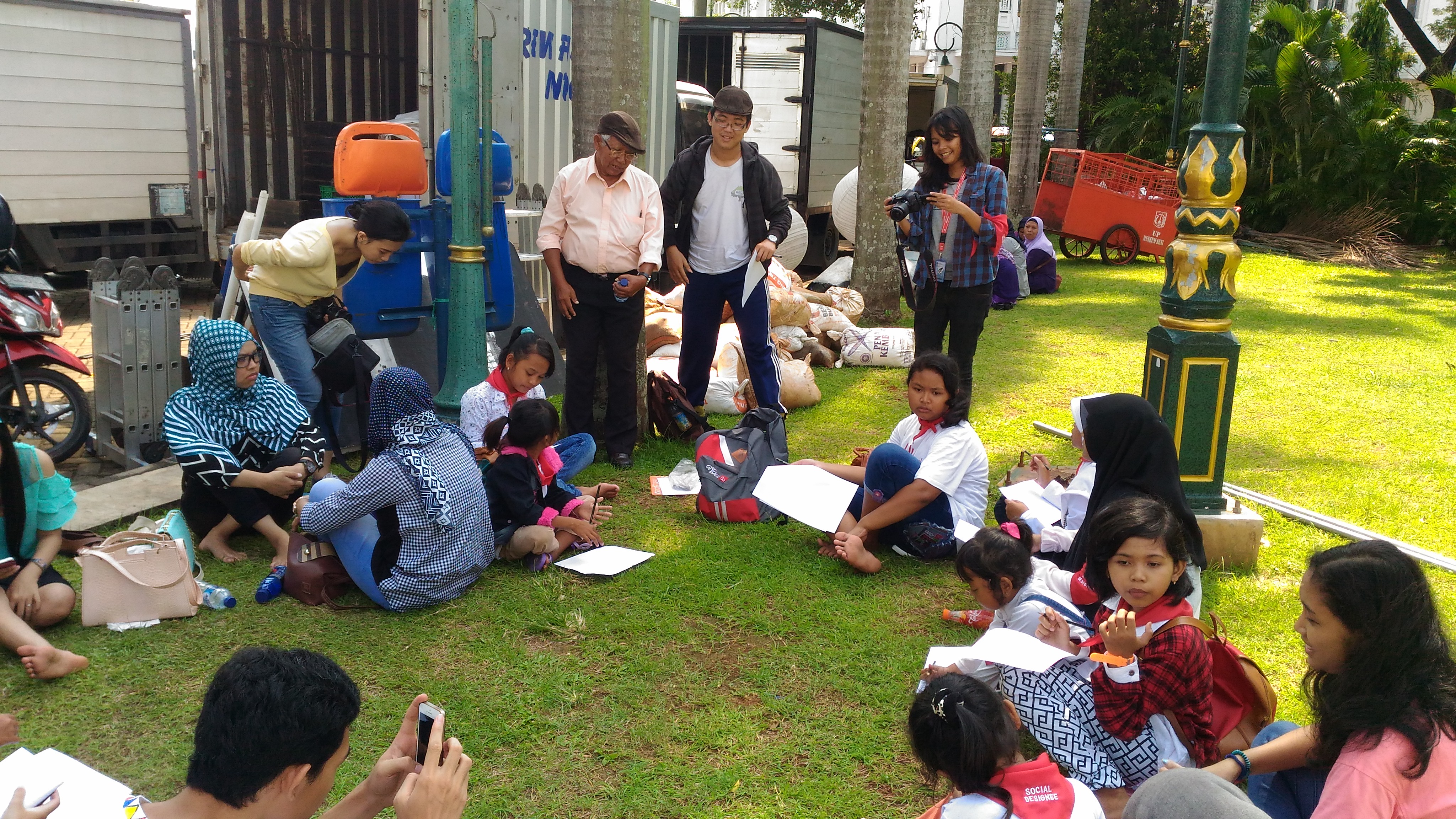 Anak Desa Pondok Jengkol Wisata ke Kota Tua
