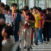 Mahasiswa baru mengantre untuk mengikuti rangkaian kegiatan MAXIMA 2026 di Universitas Multimedia Nusantara (UMN), Tangerang, Banten, Minggu (22/8/2026). [foto id=”384″]