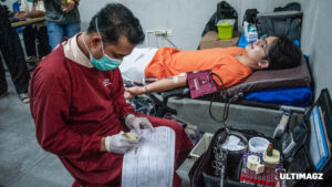 Kegiatan donor darah berkerja sama dengan Palang Merah Indonesia (PMI). (ULTIMAGZ/Gabri Perboire).