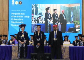 Pengukuhan Dua Guru Besar Tetap UMN Prof. Dr. Friska Natalia, S.Kom., M.T. & Prof. Dr. Florentina Kurniasari T., S,Sos., M.B.A dan pengangkatan visiting professor, Dr. Ninok Leksono, M.A.. (Dokumentasi UMN)