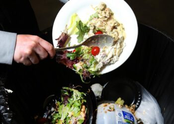 Ilustrasi limbah makanan. (Foto: waste4change.com)