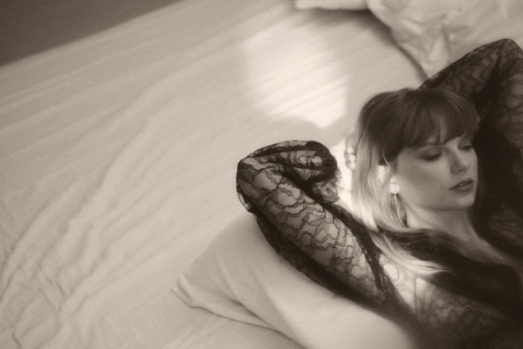 Potret Taylor Swift untuk album “The Tortured Poets Department”. (instagram.com/@taylorswift)