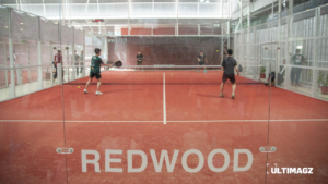Sejumlah peserta turnamen padel UNISMASH sedang melakukan pemanasan sebelum pertandingan dimulai di Redwood Padel Club, BSD City, Kabupaten Tangerang, Banten. (ULTIMAGZ/Gabri Perboire)
