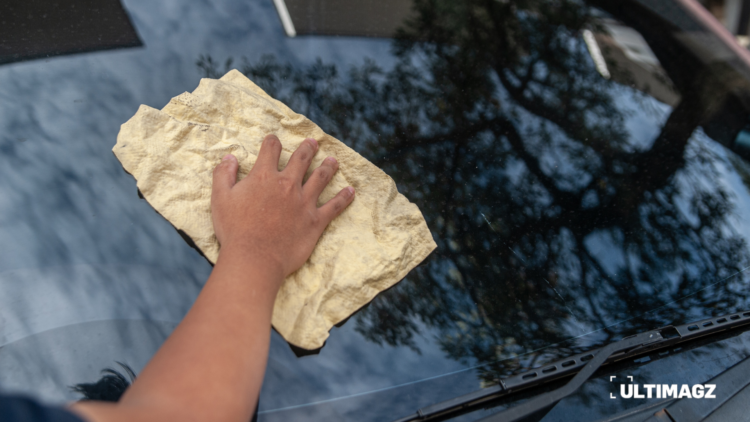 Ilustrasi jasa mengelap kaca mobil (ULTIMAGZ/Gabri Perboire).