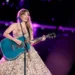 Foto Taylor Swift pencetus Swiftonomics di konsernya yang bertajuk The Eras Tour. (Getty Images/Kevin Winter)