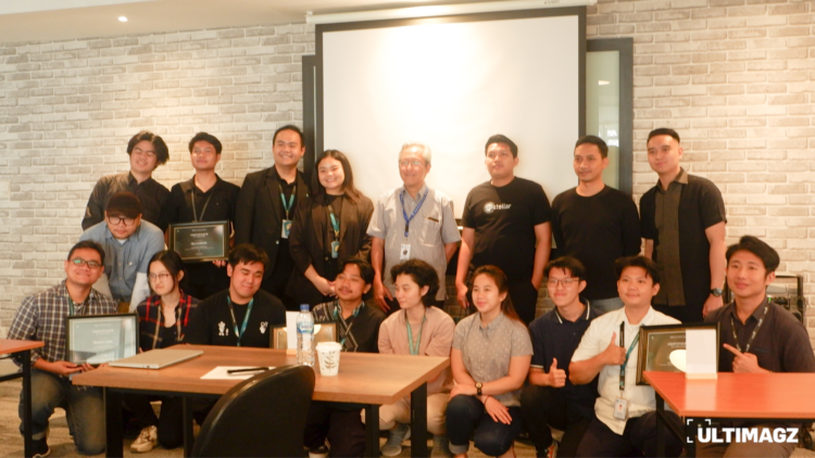 Foto bersama para panelis dan peserta Demo Day Skystar Ventures pada Kamis, (23/11/23) di gedung C lantai 11. (ULTIMAGZ/ Andita Cahyara)