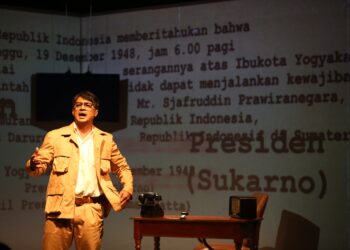 pentas di tepi sejarah kacamata sjafruddin