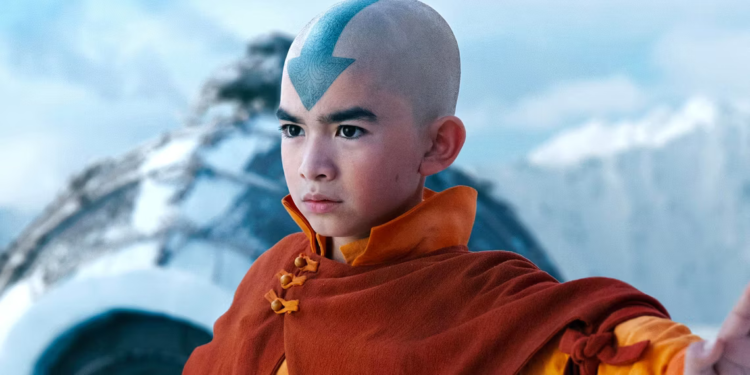 Cuplikan Aang (Gordon Cormier) dalam adaptasi live action "Avatar the Last Airbender". (collider.com)