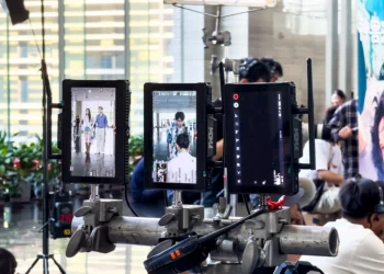 Di balik layar proses syuting drama vertikal, Tiongkok (news.futunn.com)