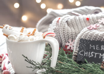 Pernak-pernik dan dekorasi Natal. (freepik/pvproductions)