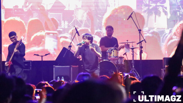 Penampilan Arsy Widianto pada acara Malam Puncak MAXIMA 2023 di Universitas Multimedia Nusantara (UMN) pada Sabtu, (07/10/23). (ULTIMAGZ/Muhammad Daffa Abyan)