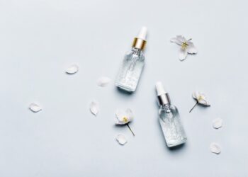 Kandungan Vitamin C dan Niacinamide dalam Skincare, Apa Bedanya? (ULTIMAGZ)