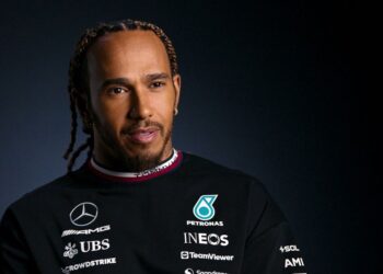 Cuplikan Lewis Hamilton (Pembalap Mercedes Musim 2024) dalam Trailer Drive to Survive Musim Ketujuh (motorsport.com)