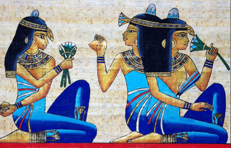 Perempuan mesir dahulu menggunakan kapas yang dilapisi dengan kertas papirus. (thewomensorganisation.org.uk)