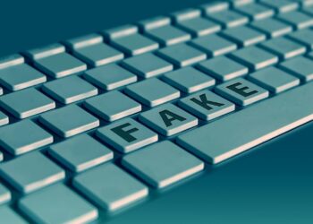 Misinformasi dan Disinformasi.