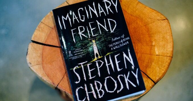 imaginary-friend-stephen-chbosky-conversation-share Foto Buku "Imaginary Friend" (Foto : Bookbub.com)