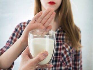 Susu Rendah Lemak Lebih Potensial Sebabkan Jerawat