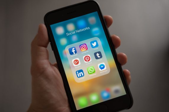 media sosial kecanduan media sosial
