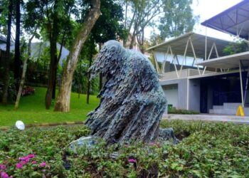 Salah satu patung di Taman Patung NuArt. (Foto: tourbandung.id)