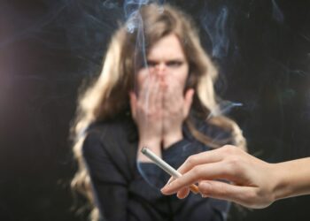 Perokok Pasif, Kena Dampak Walau Tidak Merokok (ULTIMAGZ)