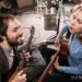 Duo Pomplamoose penulis album En Francais, Jack Conte (kiri) dan Nataly Dawn (kanan) di dalam studio rekaman. (francemusic.com)