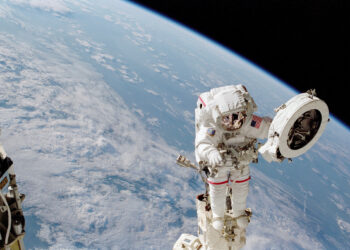 Foto astronot di luar angkasa. (nasa.gov)