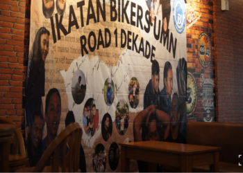 Ikatan Bikers UMN merayakan ulang tahun ke-10 di kafe 3G Coffee pada Sabtu (18/03/23). (ULTIMAGZ/Hansen)